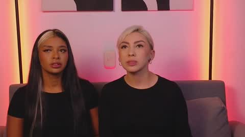 Snapshot of violettgrey_ chatting on March 10, 2:06 am Violet online show from March 10, 2:06 am