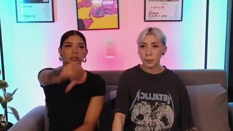 Violet online show from April 2, 12:52 am