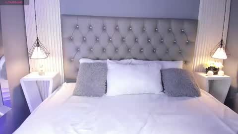 Snapshot of violettharous chatting on November 21, 10:52 pm VioletthaRous online show from November 21, 10:52 pm