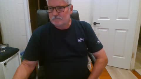 viper654321 online show from October 8, 8:01 am