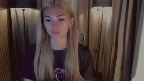 Pearl online show from November 25, 4:18 pm