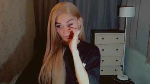 Pearl online show from December 4, 3:27 am