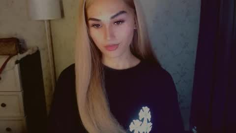 Pearl online show from February 3, 2:53 am