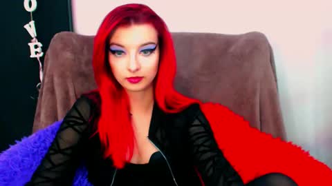 Snapshot of virgiluna chatting on December 13, 12:31 am VirginLuna online show from December 13, 12:31 am