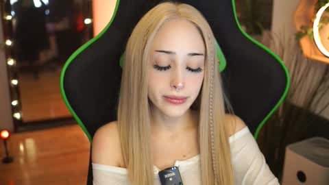 virtualexis online show from November 30, 10:47 pm