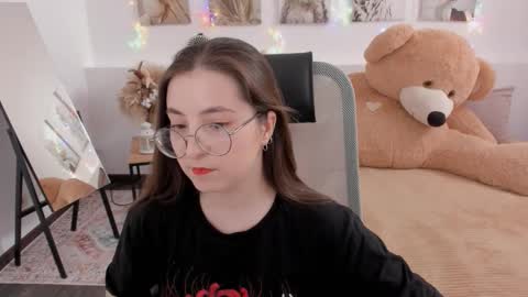 your love online show from March 27, 6:52 am