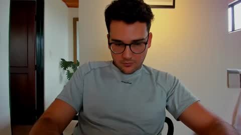 Vito Ferrer online show from January 9, 6:47 pm