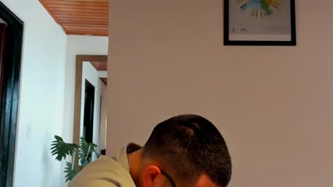 Vito Ferrer online show from January 17, 3:53 pm