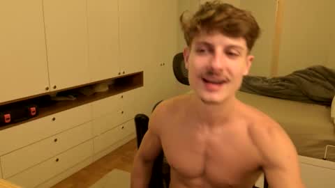 vitoraugustoxxx online show from April 7, 10:09 pm