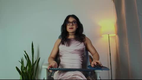 Snapshot of vitta_alfayed chatting on November 29, 11:08 pm VittaaaPlease help me with your thumbs up its important online show from November 29, 11:08 pm