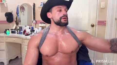 vitto_hammer5758 online show from March 1, 6:54 pm