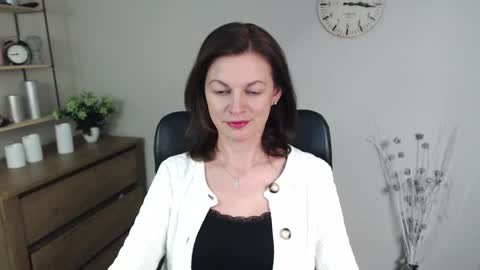 Vivian online show from January 16, 10:10 am