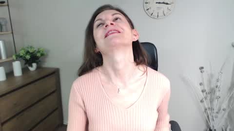 Vivian online show from January 24, 12:52 pm