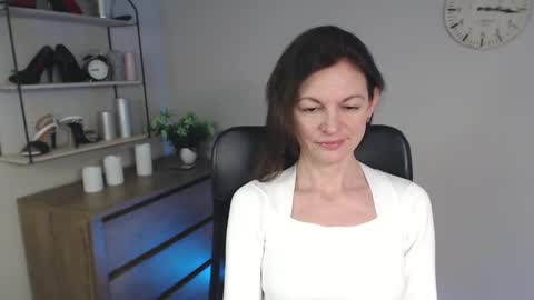 Vivian online show from February 5, 7:50 am