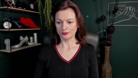 Vivian online show from March 12, 7:02 am