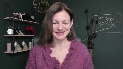 Vivian online show from October 22, 5:52 am