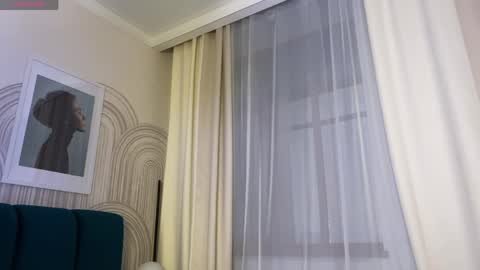 Vivian Evans online show from March 28, 12:43 am