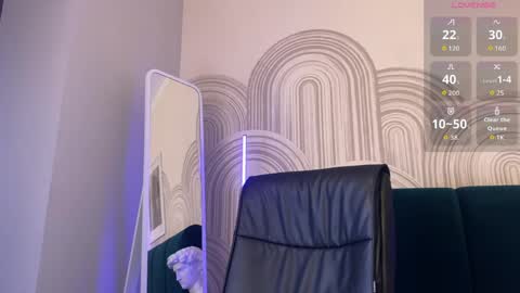 Vivian Evans online show from March 31, 1:07 am