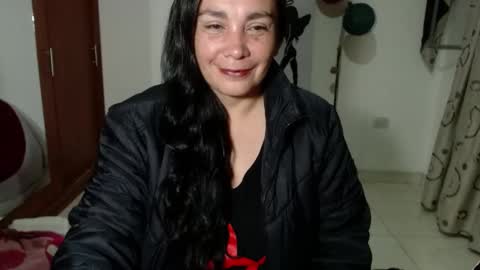 Snapshot of vivian_milf_paint chatting on October 7, 3:14 am vivian_milf_paint online show from October 7, 3:14 am