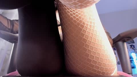 Snapshot of vivian_qwerty chatting on December 2, 7:25 am vivian_qwerty online show from December 2, 7:25 am