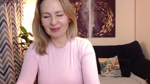 Snapshot of vivian_soul chatting on December 3, 6:17 pm Vivian online show from December 3, 6:17 pm