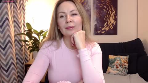 Snapshot of vivian_soul chatting on December 8, 5:11 pm Vivian online show from December 8, 5:11 pm