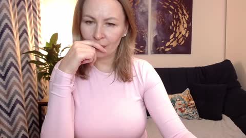 Snapshot of vivian_soul chatting on December 13, 9:09 pm Vivian online show from December 13, 9:09 pm