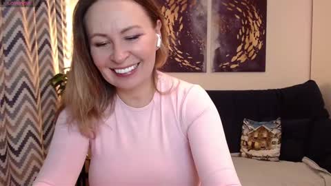 Snapshot of vivian_soul chatting on February 21, 6:04 pm Vivian online show from February 21, 6:04 pm