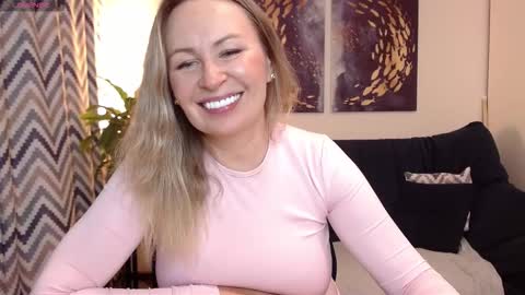 Snapshot of vivian_soul chatting on November 7, 4:51 pm Vivian online show from November 7, 4:51 pm