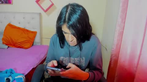 Snapshot of vivianalatin chatting on December 22, 12:27 pm instagram Viviana73215 online show from December 22, 12:27 pm