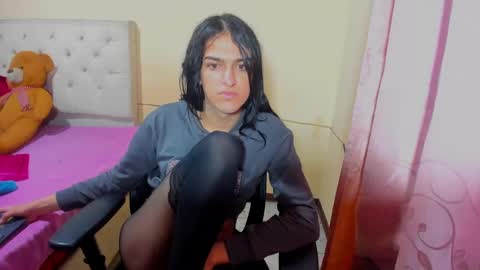 Snapshot of vivianalatin chatting on December 23, 11:14 am instagram Viviana73215 online show from December 23, 11:14 am