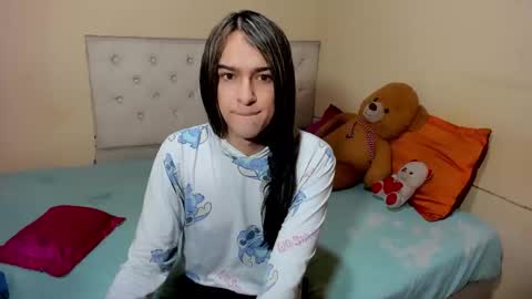 Snapshot of vivianalatin chatting on February 27, 12:02 pm instagram Viviana73215 online show from February 27, 12:02 pm