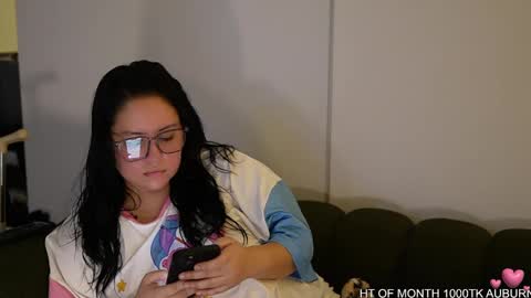 Snapshot of vivianaortega chatting on February 6, 2:33 am Vivi online show from February 6, 2:33 am