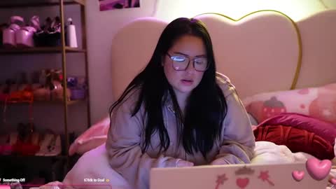 Snapshot of vivianaortega chatting on February 9, 8:11 am Vivi online show from February 9, 8:11 am