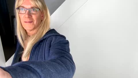 Snapshot of viviannexxx2022 chatting on January 10, 7:32 pm Vivlove online show from January 10, 7:32 pm