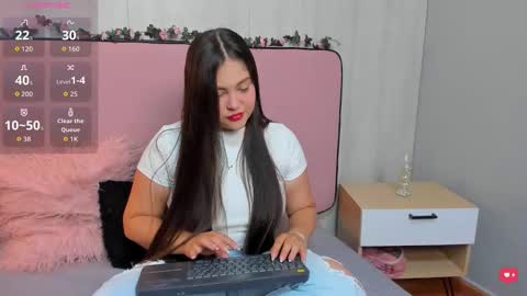 Vivian online show from September 17, 12:07 pm