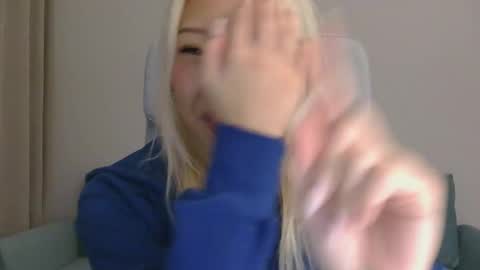 vivianwinters online show from November 15, 6:15 pm