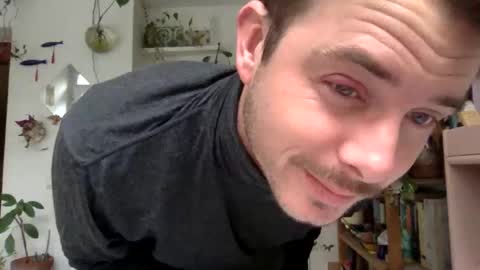 Snapshot of vivid_ether chatting on December 11, 9:19 am Viv online show from December 11, 9:19 am