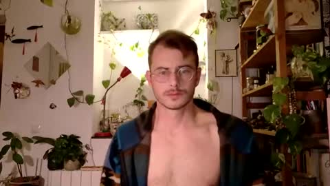 Snapshot of vivid_ether chatting on January 14, 10:02 pm Viv online show from January 14, 10:02 pm