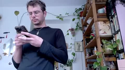 Snapshot of vivid_ether chatting on February 19, 9:06 am Viv online show from February 19, 9:06 am