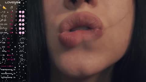 Nelly and Mari online show from March 3, 2:15 pm