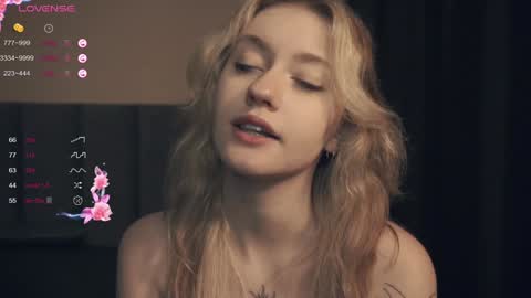 Nelly and Mari online show from March 4, 9:11 pm