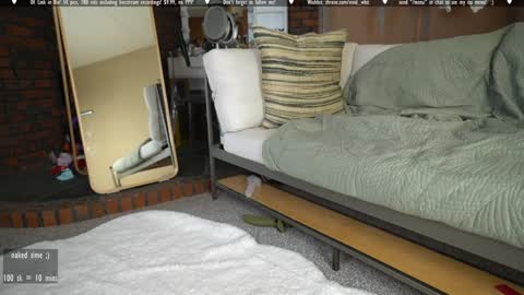 Snapshot of vivid_whit chatting on October 23, 3:28 am Whitney online show from October 23, 3:28 am