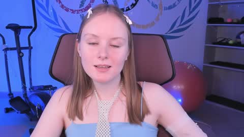 Snapshot of vivienleeigh chatting on December 19, 3:41 pm Vivien online show from December 19, 3:41 pm