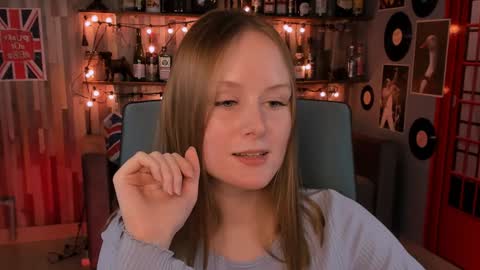 Snapshot of vivienleeigh chatting on December 24, 7:44 pm Vivien online show from December 24, 7:44 pm