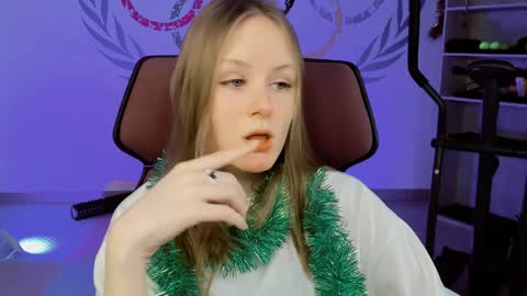 Snapshot of vivienleeigh chatting on December 31, 5:11 am Vivien online show from December 31, 5:11 am