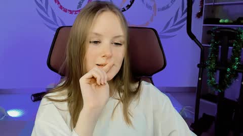 Snapshot of vivienleeigh chatting on December 31, 8:15 am Vivien online show from December 31, 8:15 am