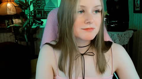 Snapshot of vivienleeigh chatting on January 26, 3:14 pm Vivien online show from January 26, 3:14 pm