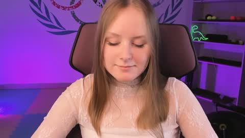 Snapshot of vivienleeigh chatting on February 6, 4:36 pm Vivien online show from February 6, 4:36 pm