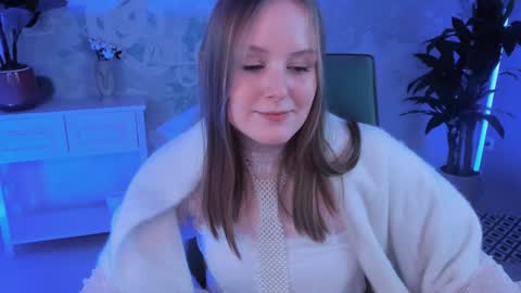 Snapshot of vivienleeigh chatting on February 8, 3:42 pm Vivien online show from February 8, 3:42 pm